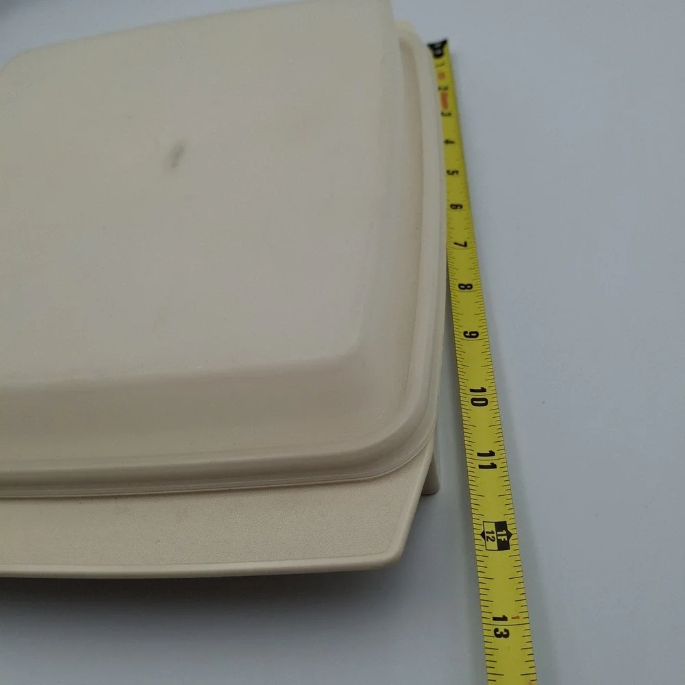 Vintage Tupperware Deviled Egg Keeper Carrier Tray Container Harvest Gold 723-3‎